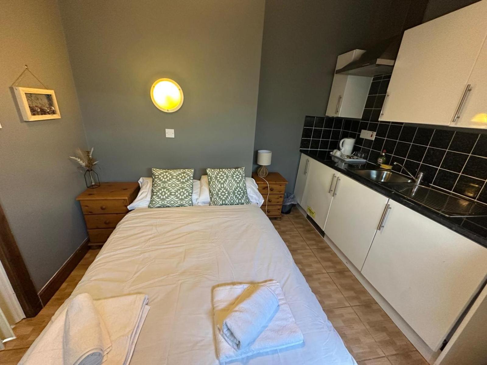 Manchester Stay Hotel - Free Parking — Photos 1